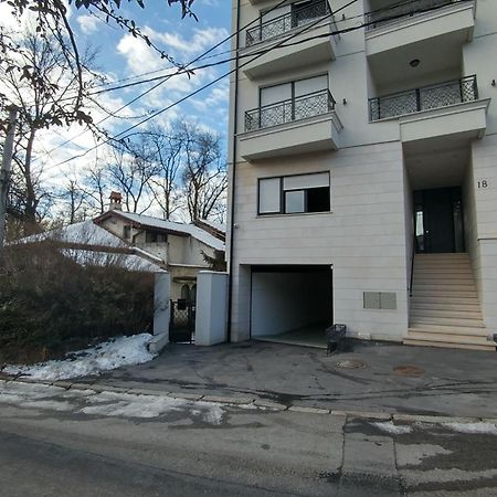 J&J Apartments Belgrado Buitenkant foto