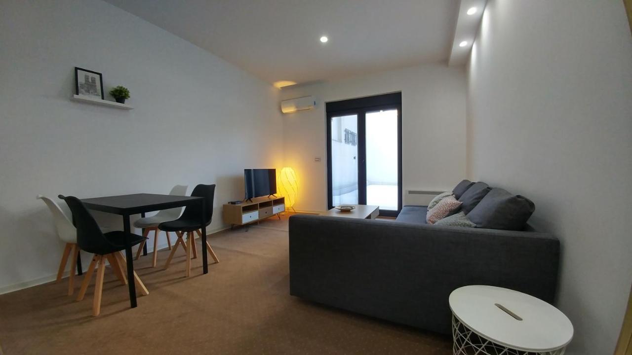 J&J Apartments Belgrado Buitenkant foto