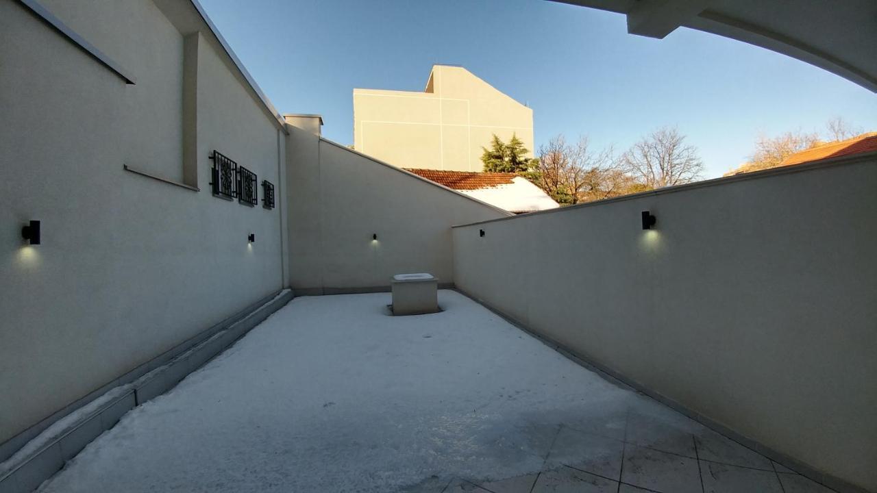 J&J Apartments Belgrado Buitenkant foto