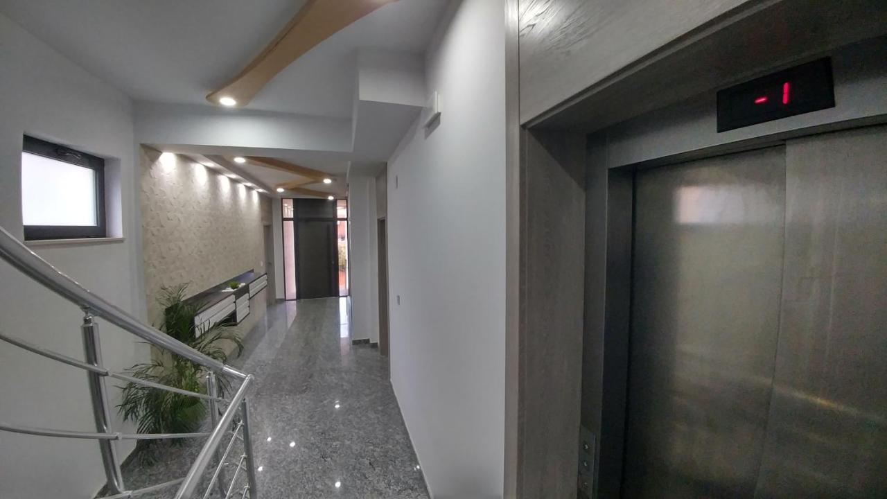 J&J Apartments Belgrado Buitenkant foto