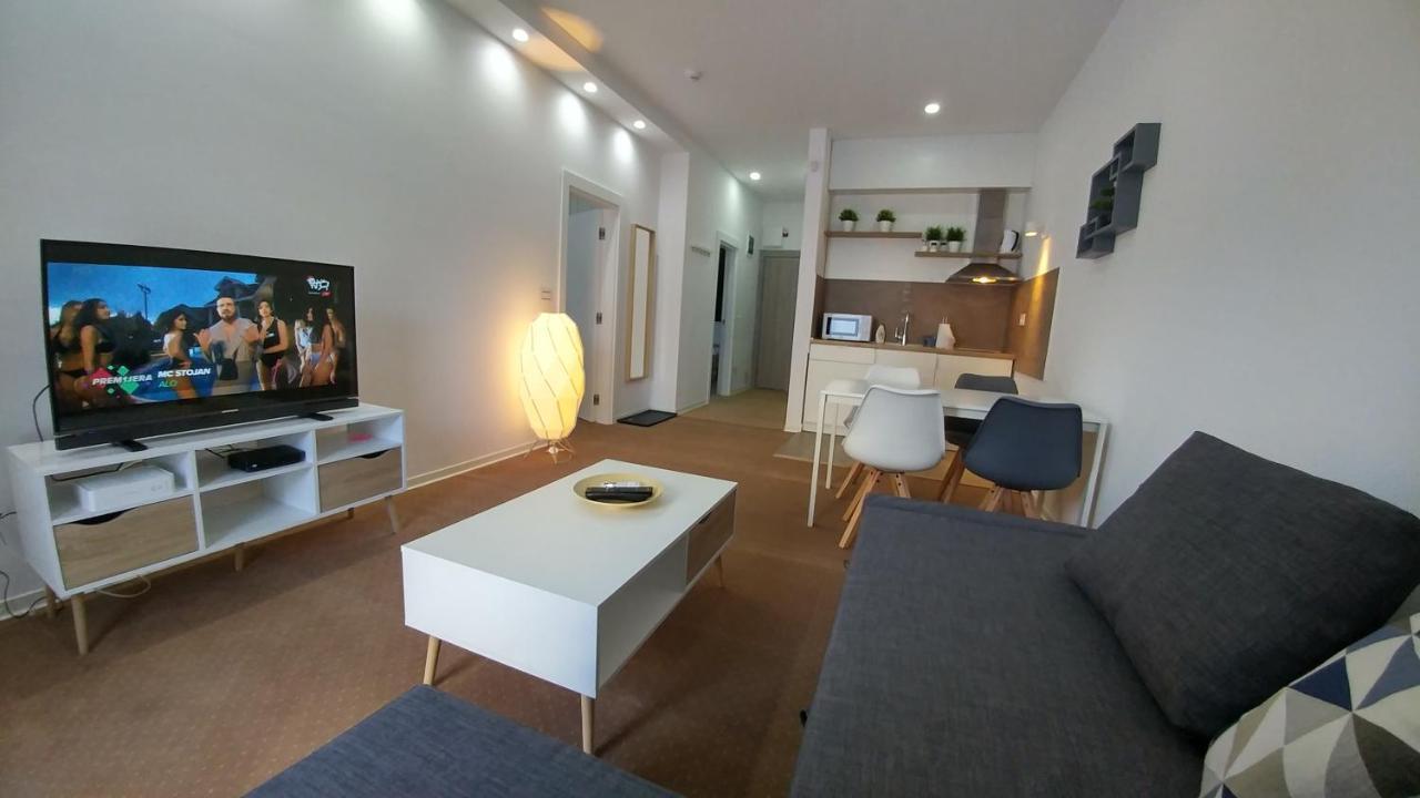 J&J Apartments Belgrado Buitenkant foto