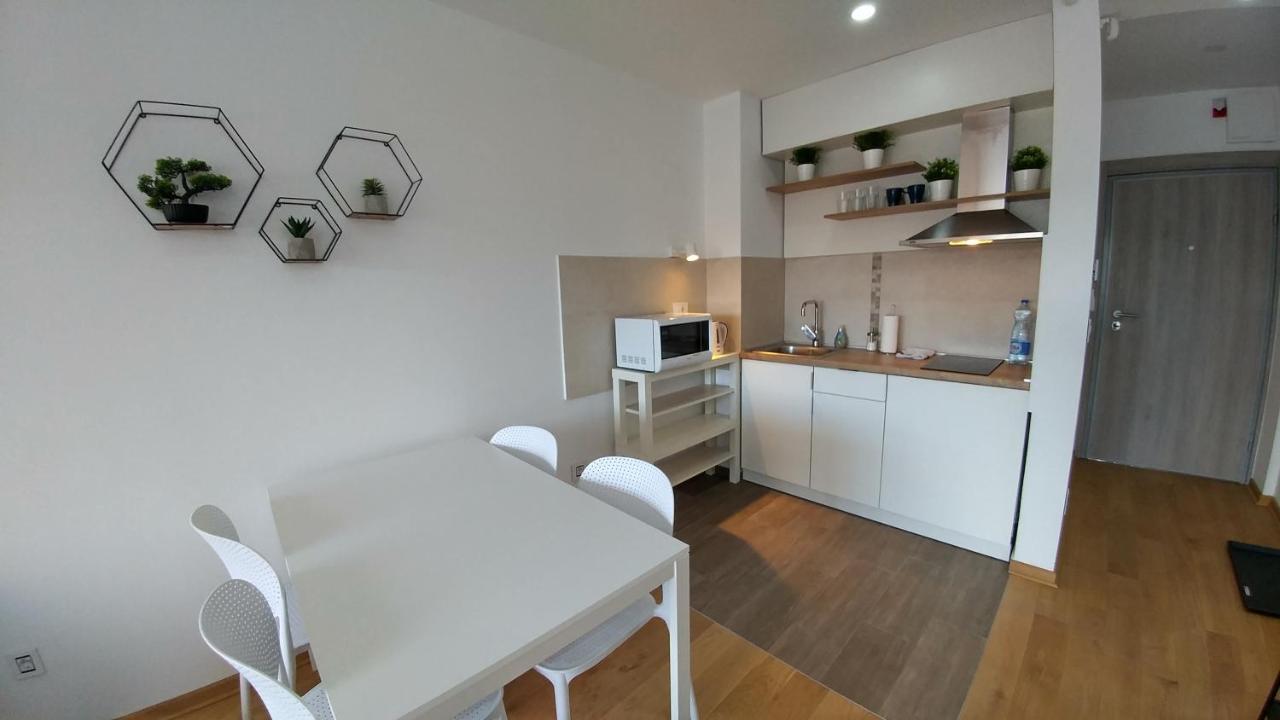 J&J Apartments Belgrado Buitenkant foto