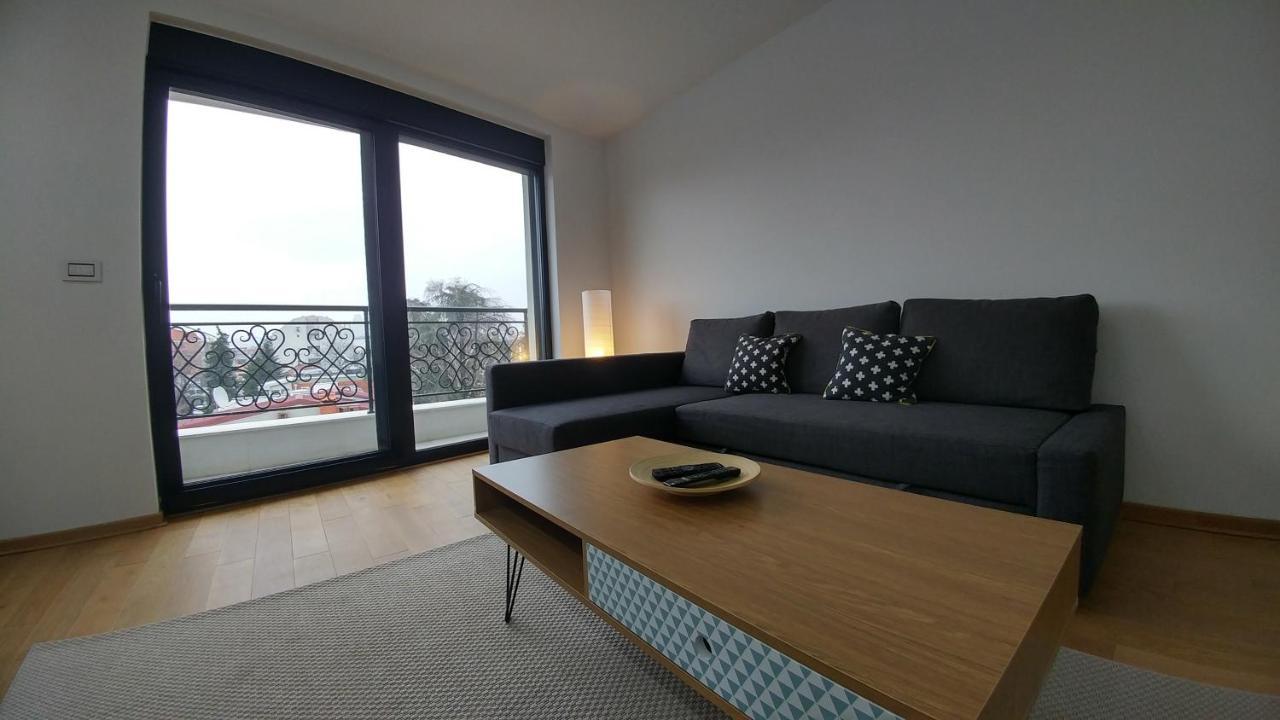 J&J Apartments Belgrado Buitenkant foto