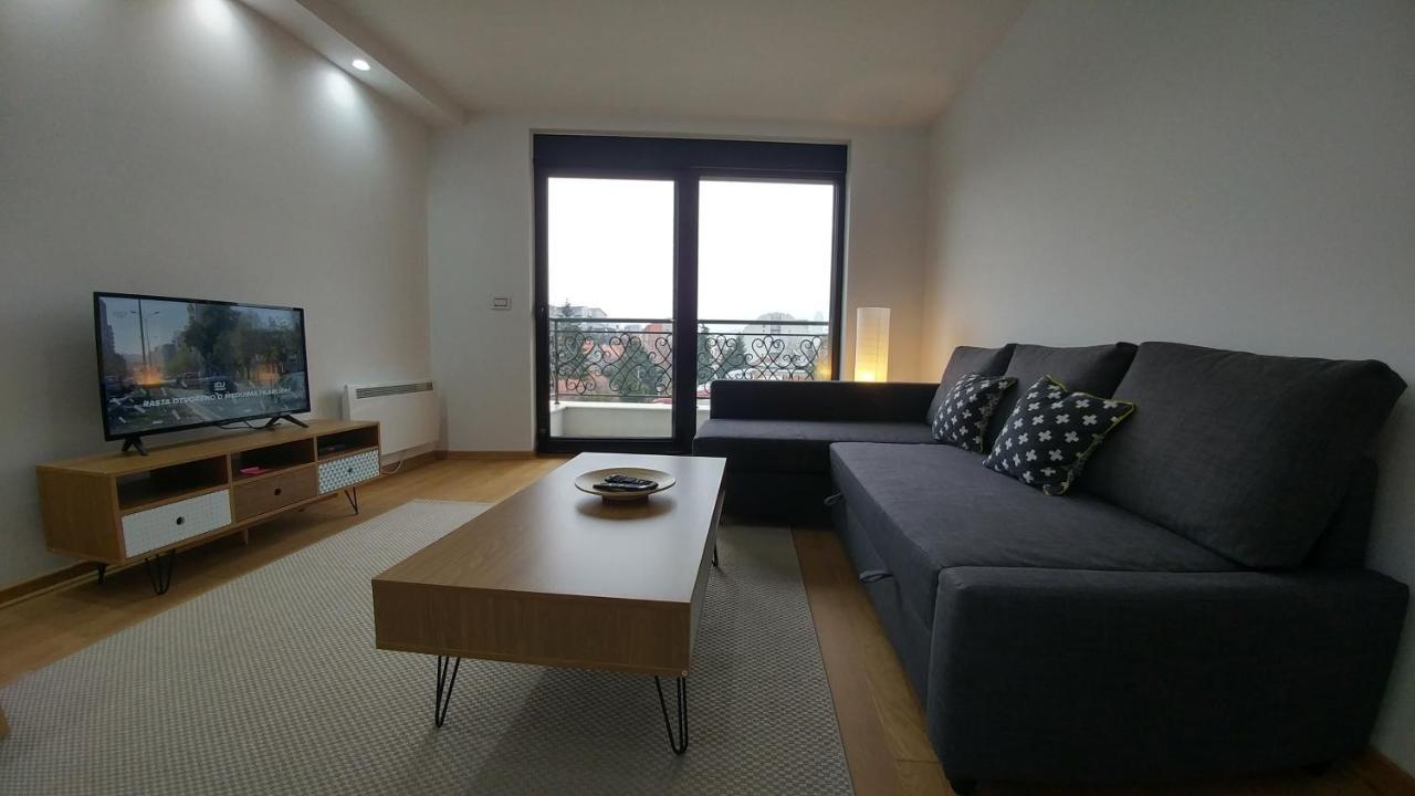 J&J Apartments Belgrado Buitenkant foto