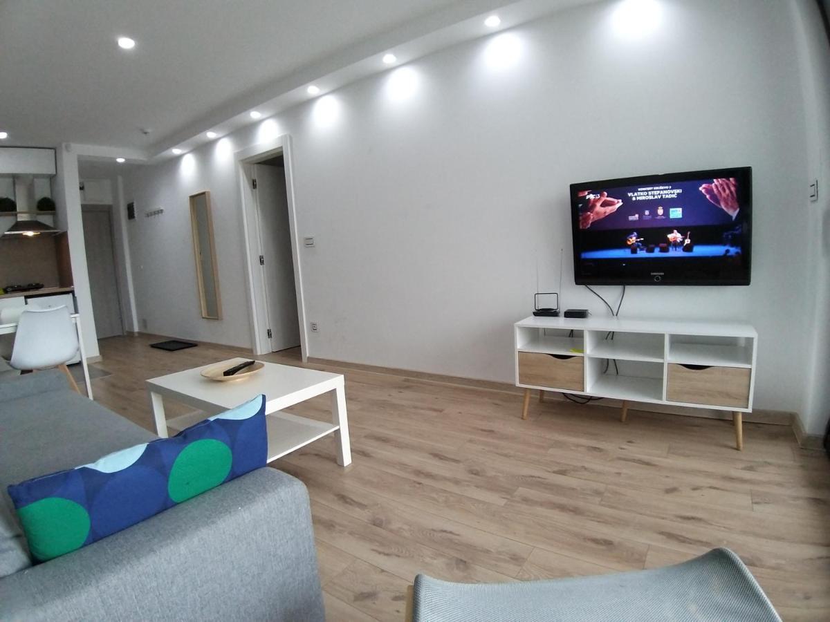 J&J Apartments Belgrado Buitenkant foto